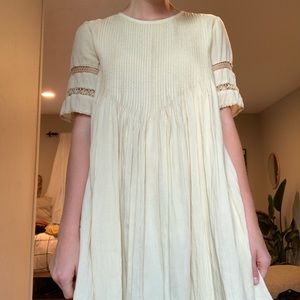 Aritzia Dresses - aritzia dress in cream Aritzia Dresses - aritzia dress in cream